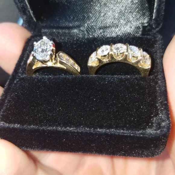 .95 Carat Center Diamond Ring Set. Natural, Not Lab Grown. 14K Yellow Gold. - Picture 5 of 17